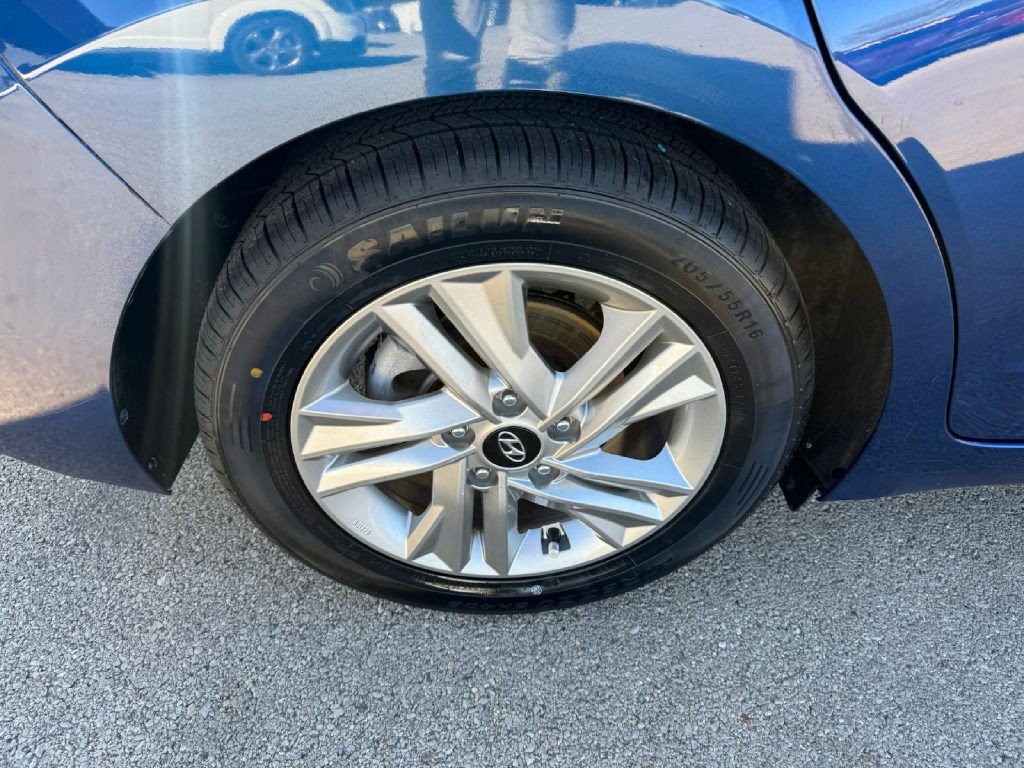2020 Hyundai Elantra Image 10