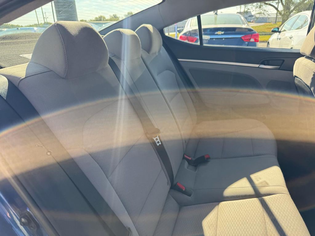 2020 Hyundai Elantra Image 12
