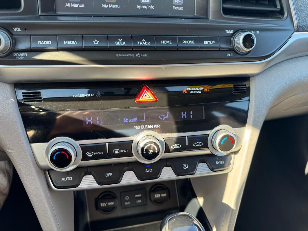 2020 Hyundai Elantra Image 15
