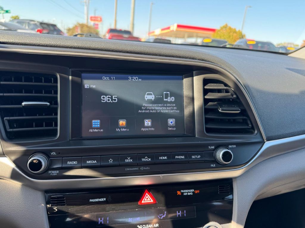2020 Hyundai Elantra Image 17