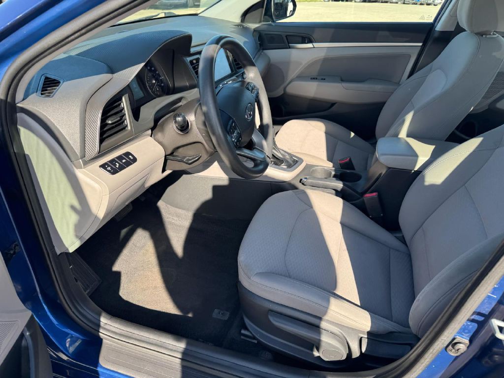 2020 Hyundai Elantra Image 22