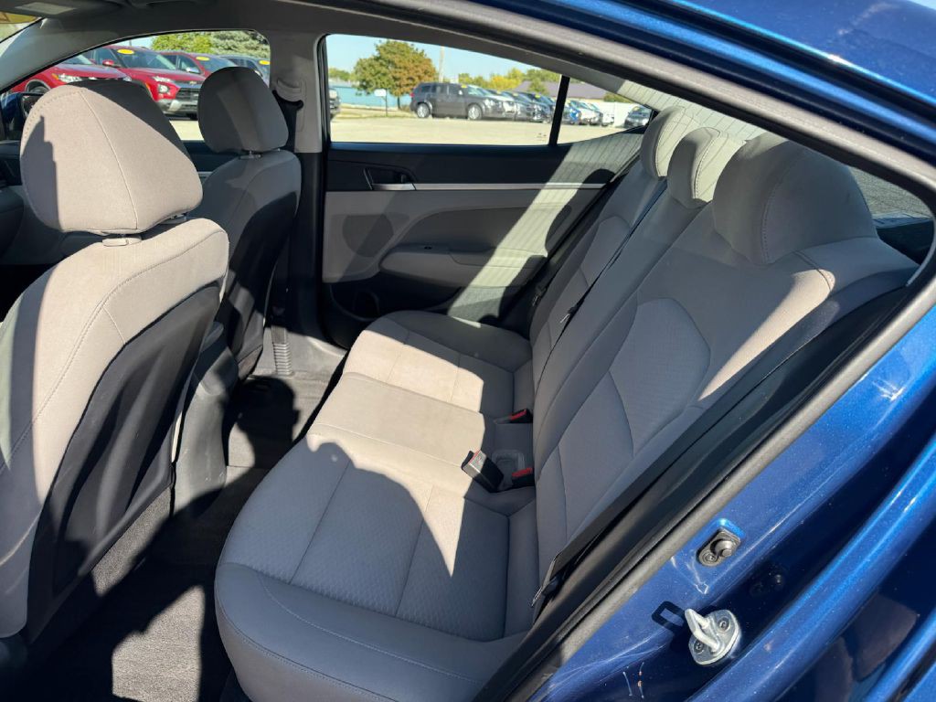 2020 Hyundai Elantra Image 24