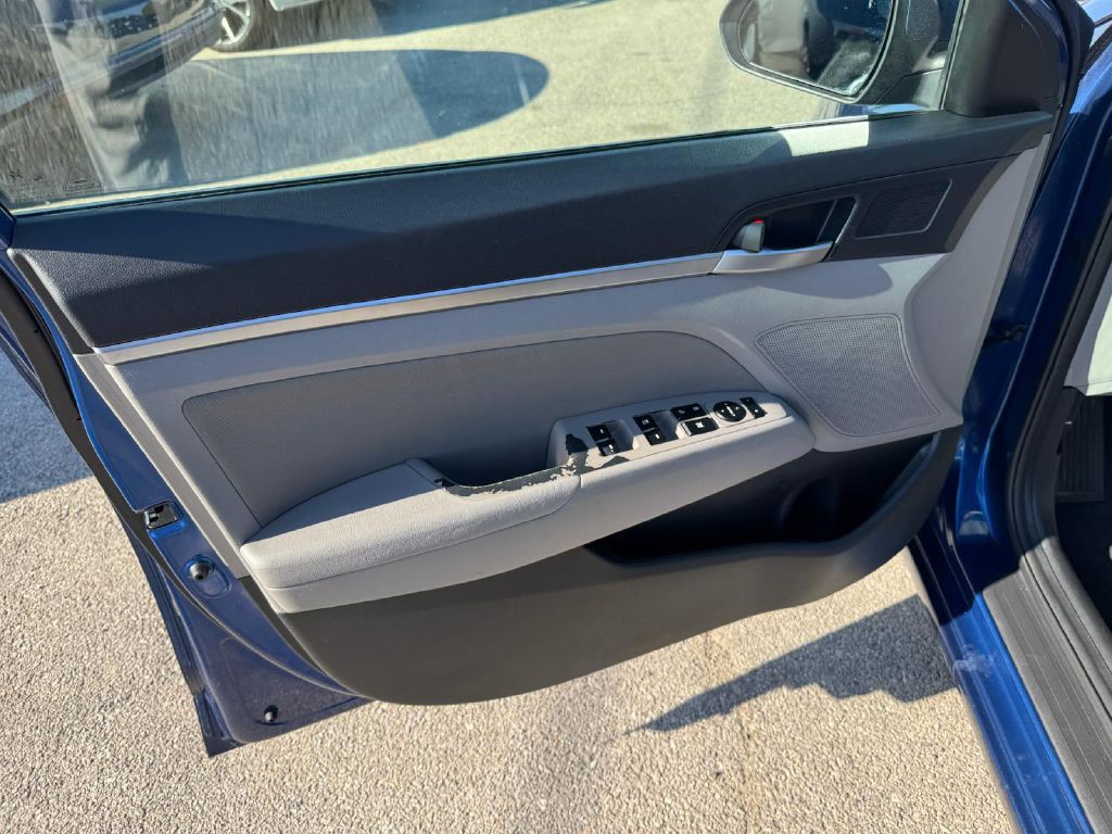 2020 Hyundai Elantra Image 27