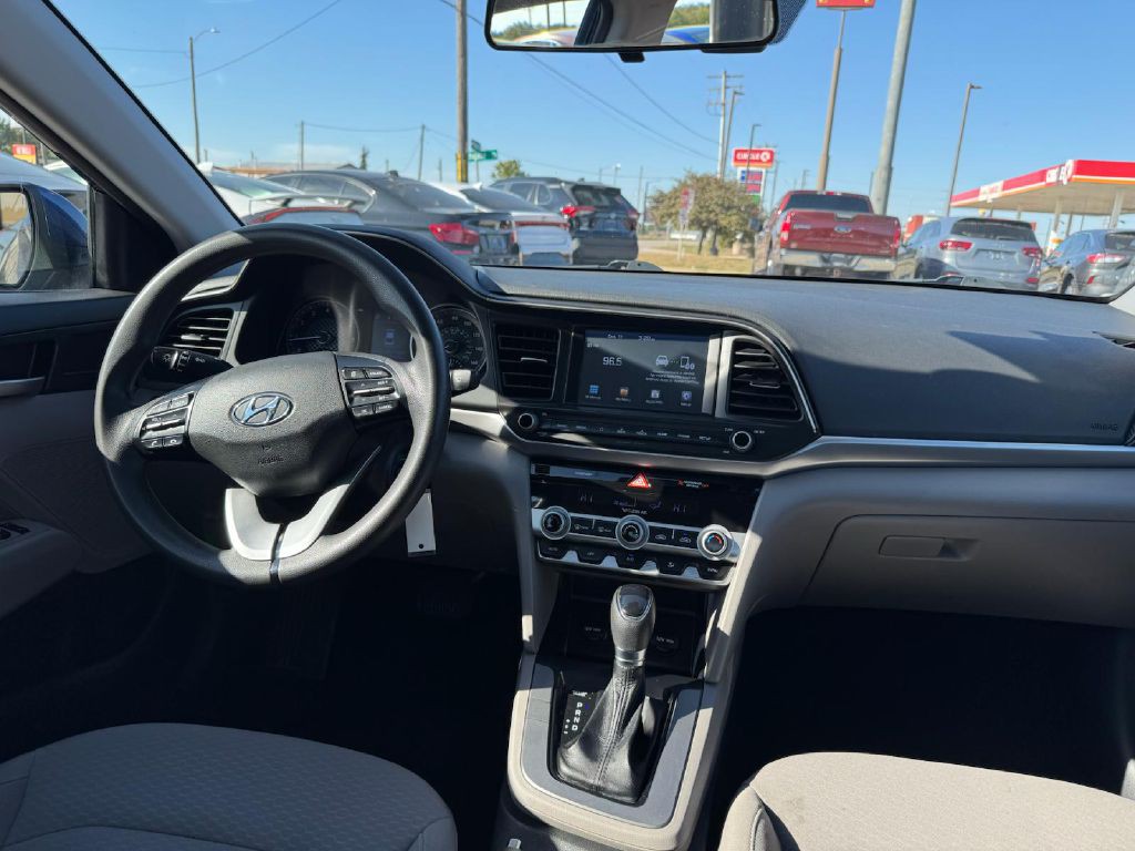 2020 Hyundai Elantra Image 28