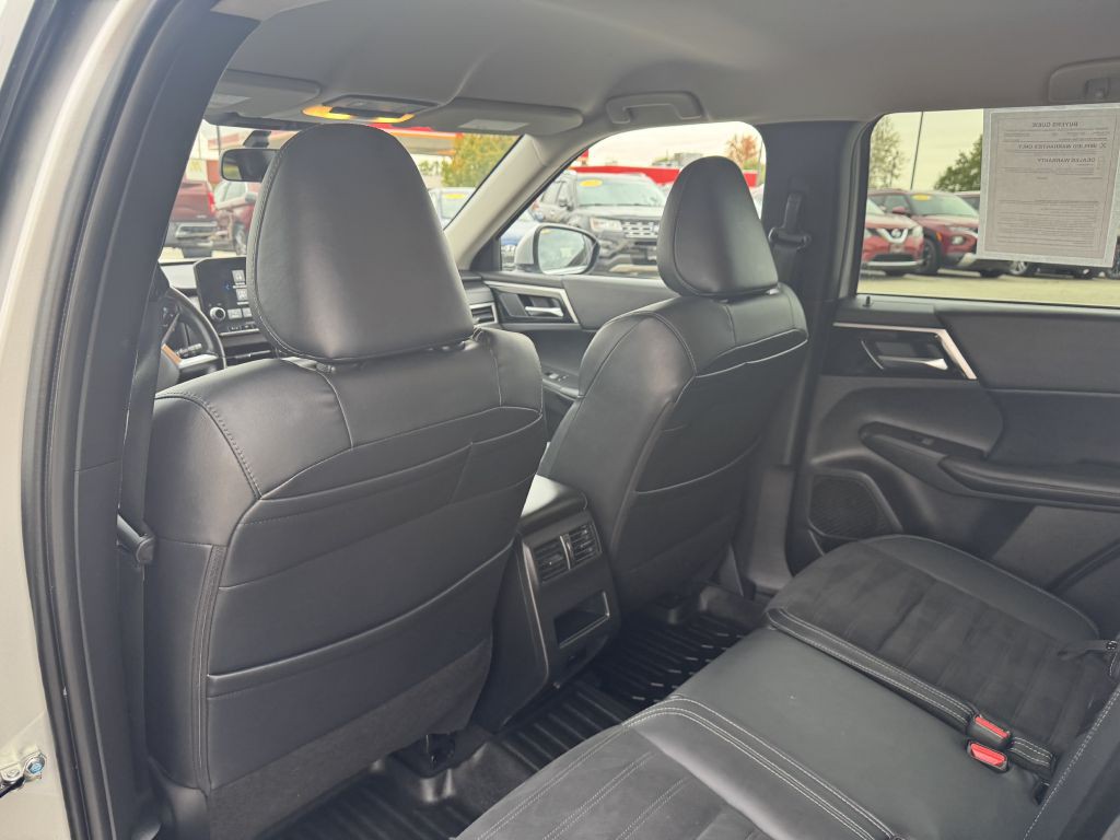 2022 Mitsubishi Outlander Image 19