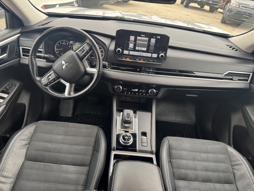 2022 Mitsubishi Outlander Image 21