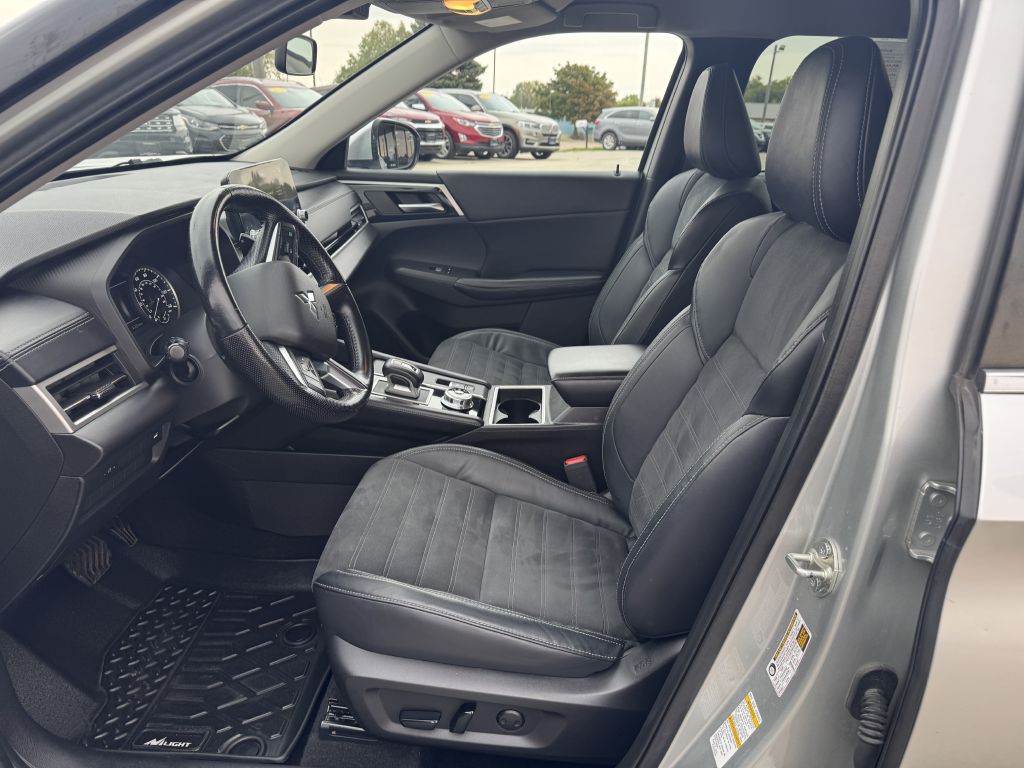 2022 Mitsubishi Outlander Image 22