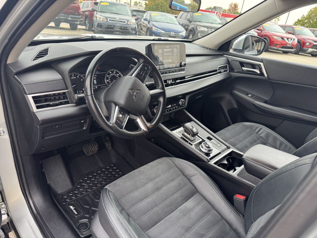 2022 Mitsubishi Outlander Image 23