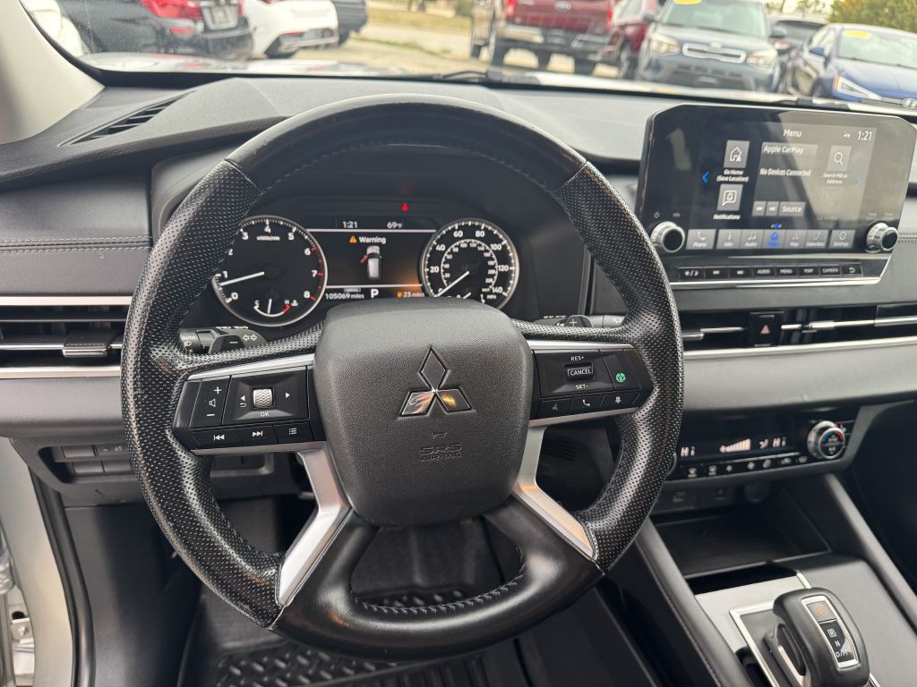 2022 Mitsubishi Outlander Image 25