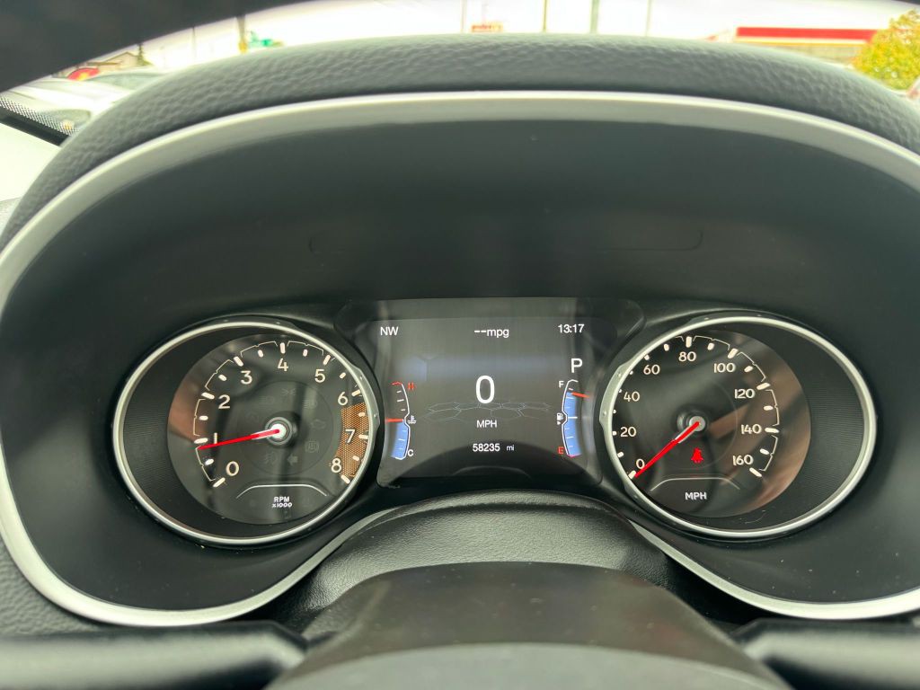 2018 Jeep Compass Image 18