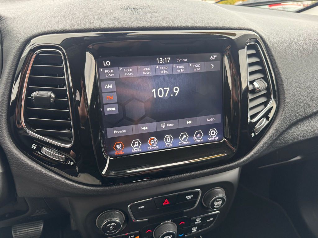 2018 Jeep Compass Image 22