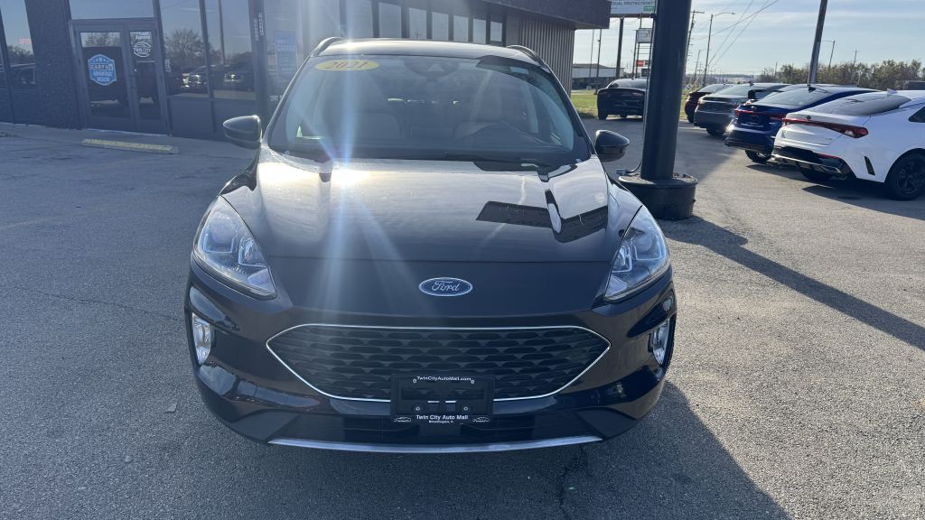 2021 Ford Escape Image 2