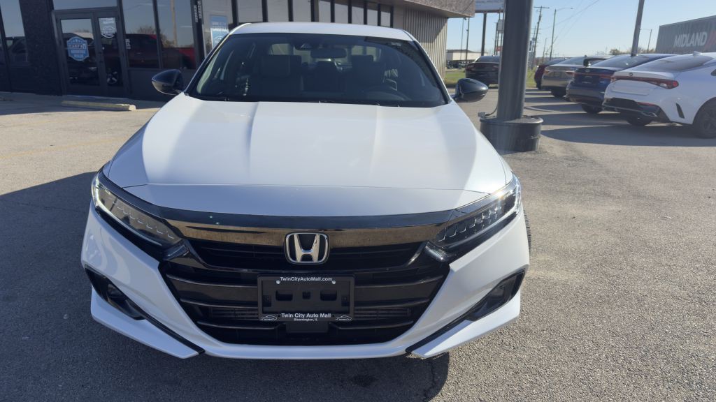 2022 Honda Accord Image 2