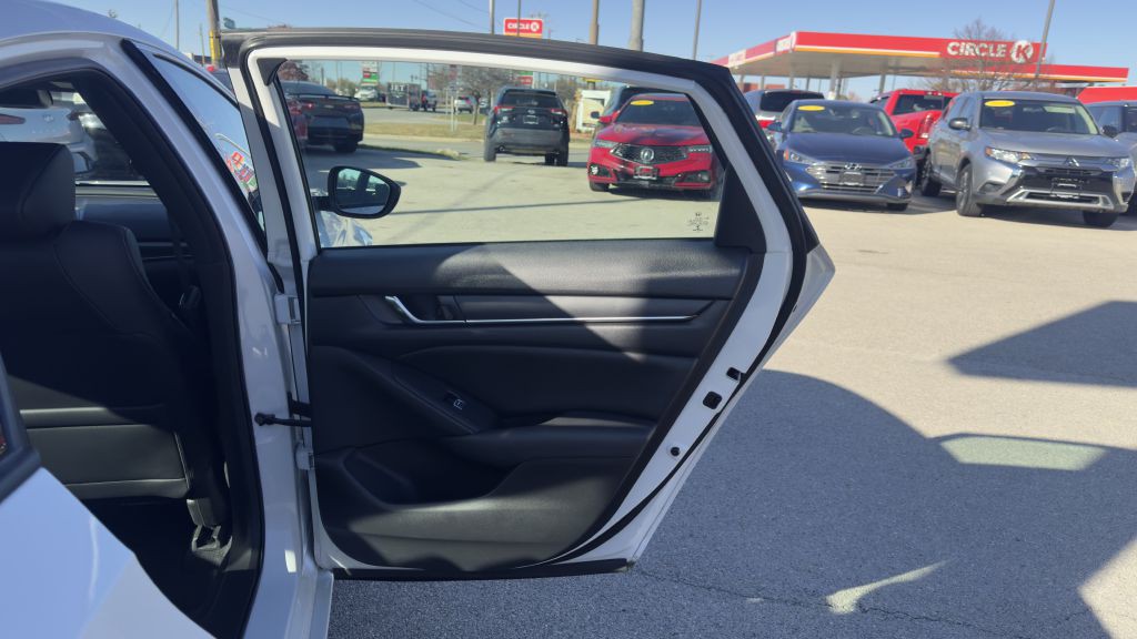 2022 Honda Accord Image 21