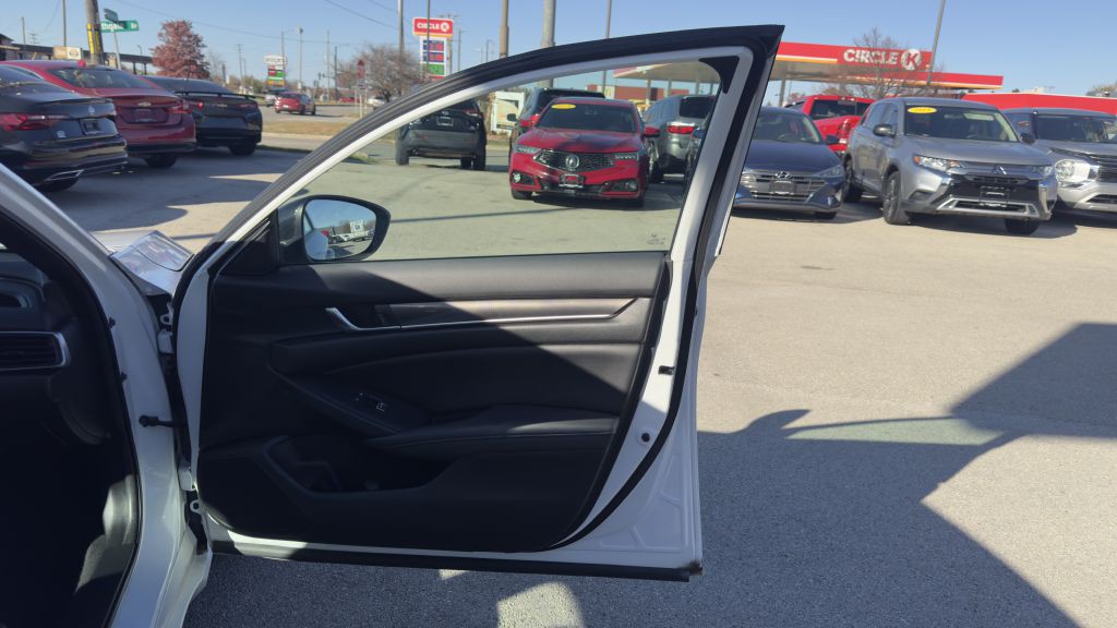 2022 Honda Accord Image 23