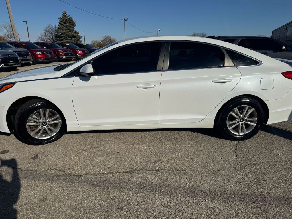 2017 Hyundai Sonata Image 4