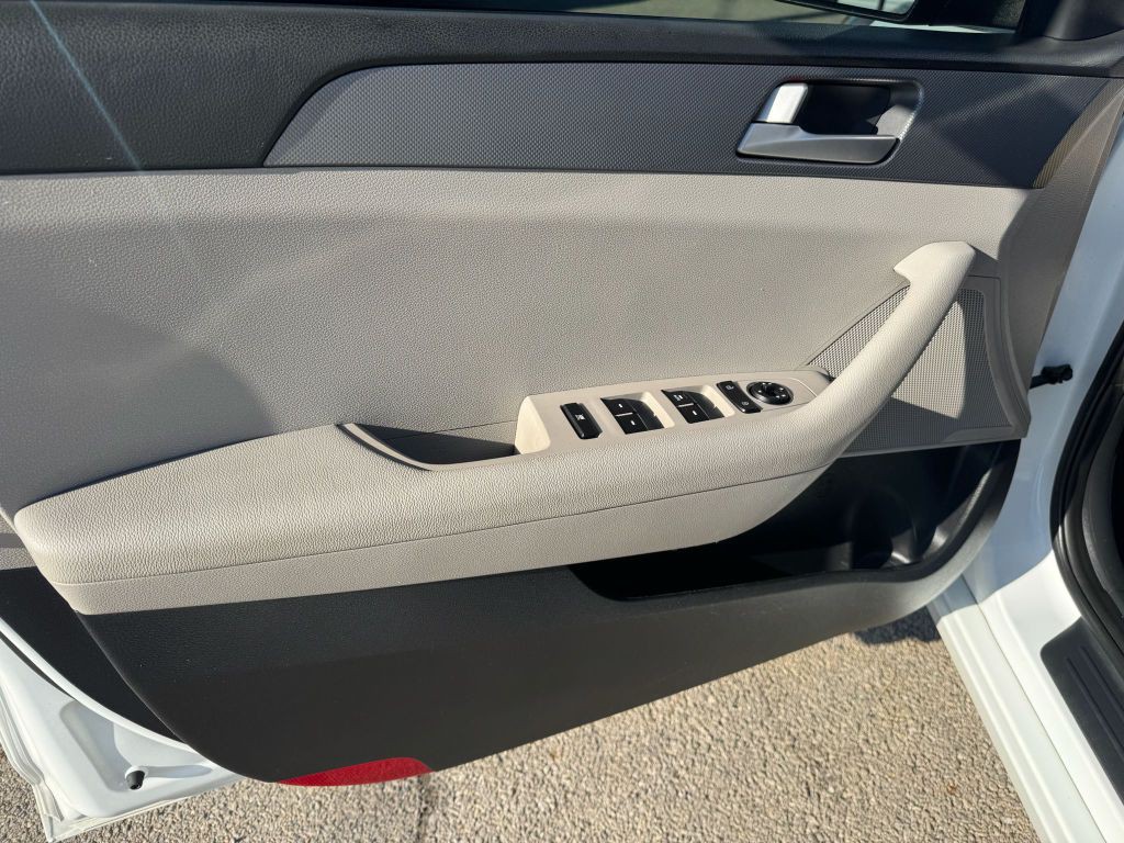 2017 Hyundai Sonata Image 16