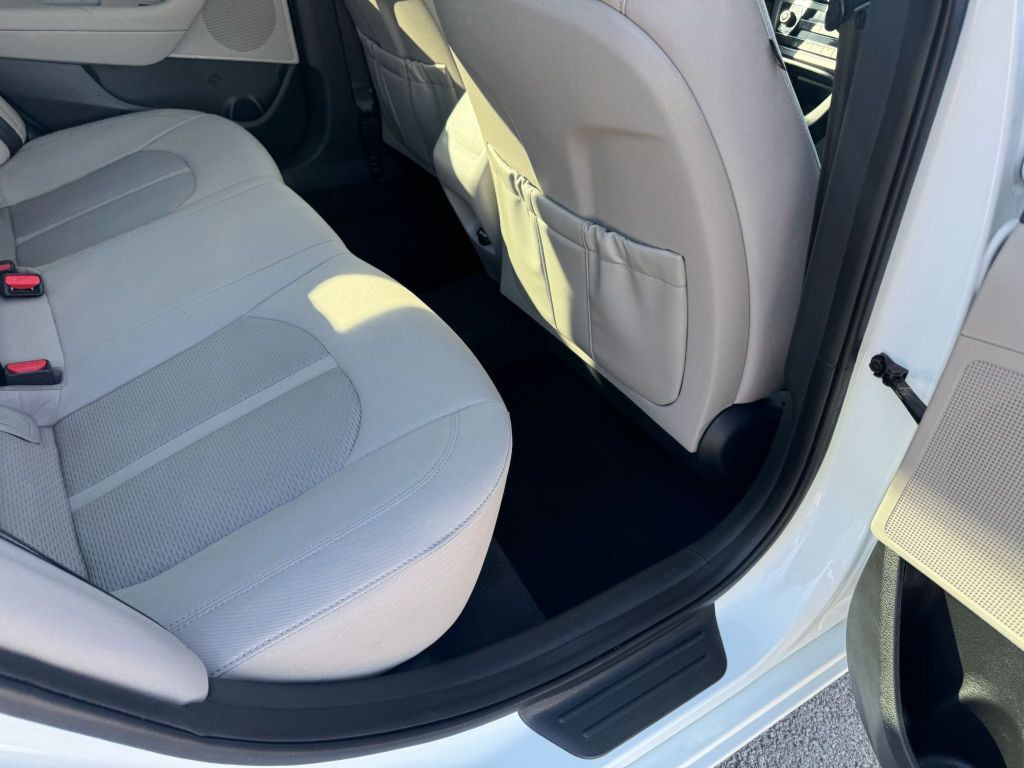 2017 Hyundai Sonata Image 19