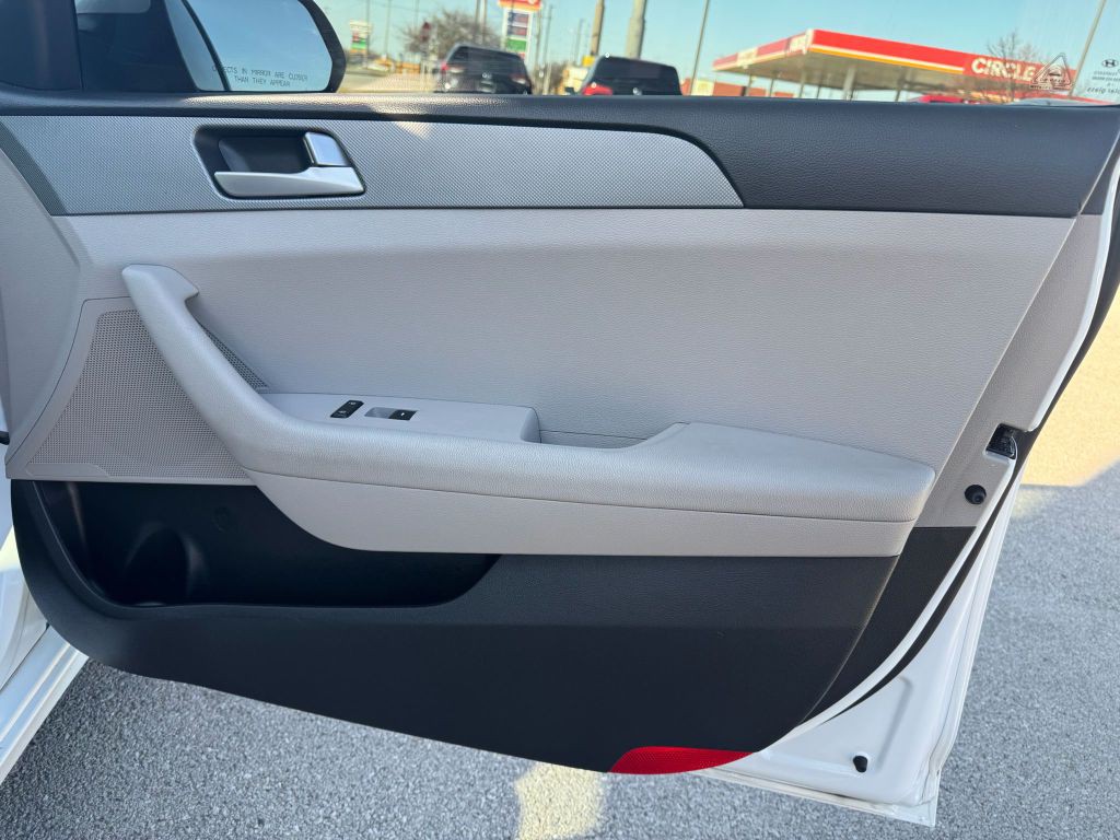 2017 Hyundai Sonata Image 21
