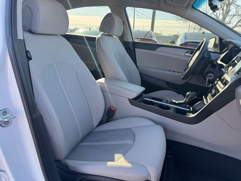 2017 Hyundai Sonata Image 22