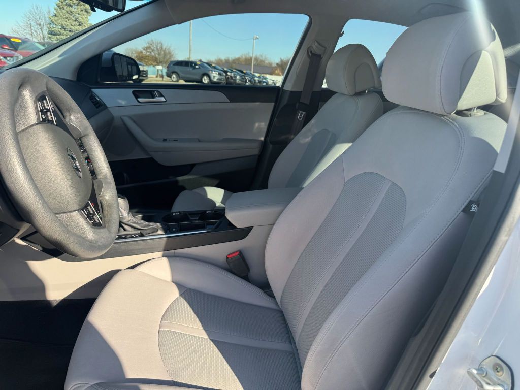 2017 Hyundai Sonata Image 25