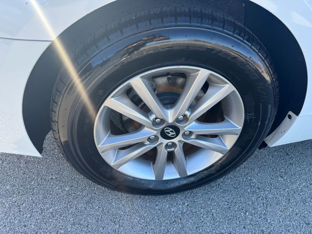 2017 Hyundai Sonata Image 29