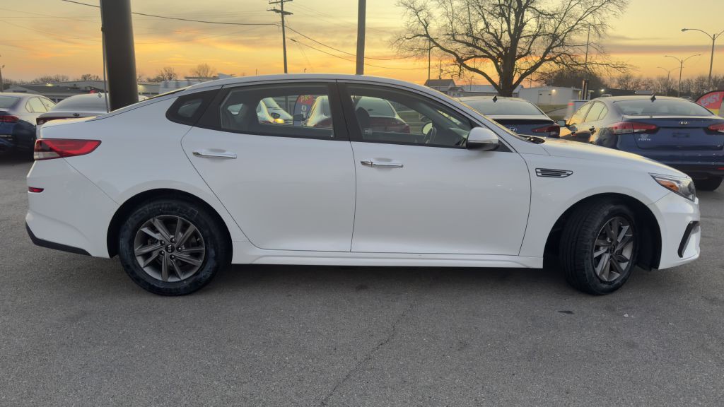 2020 Kia Optima Image 8