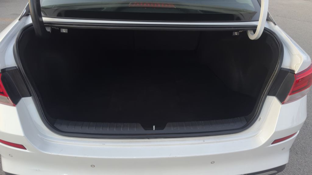 2020 Kia Optima Image 12
