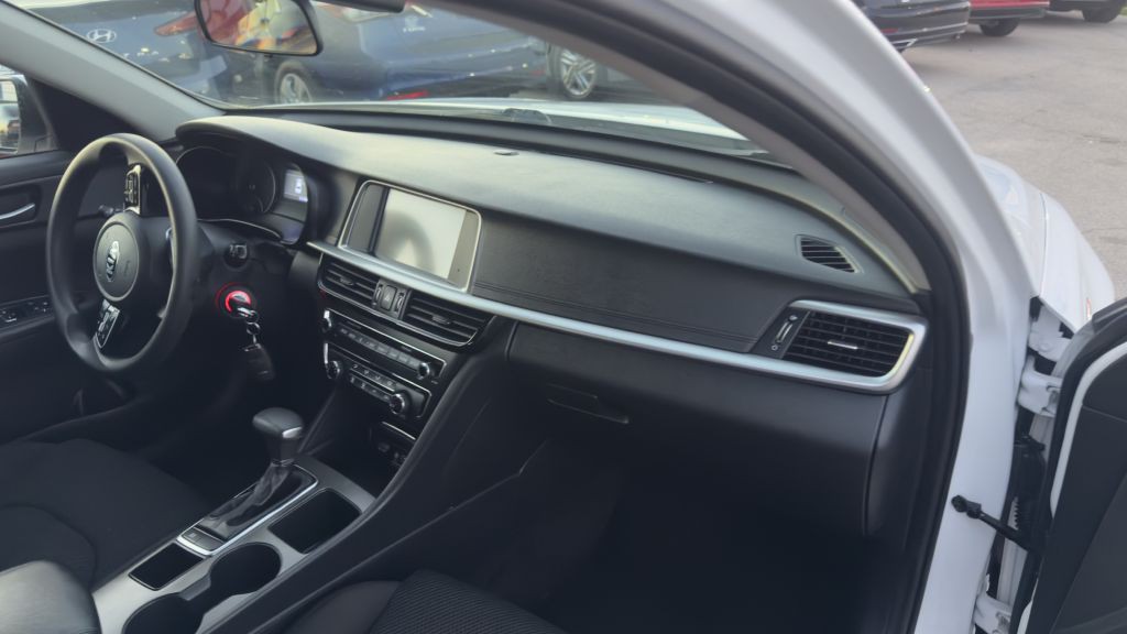 2020 Kia Optima Image 14
