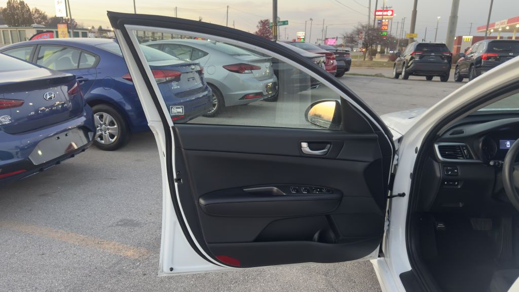 2020 Kia Optima Image 18