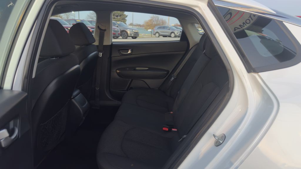 2020 Kia Optima Image 26