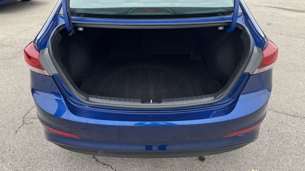 2017 Hyundai Elantra Image 12