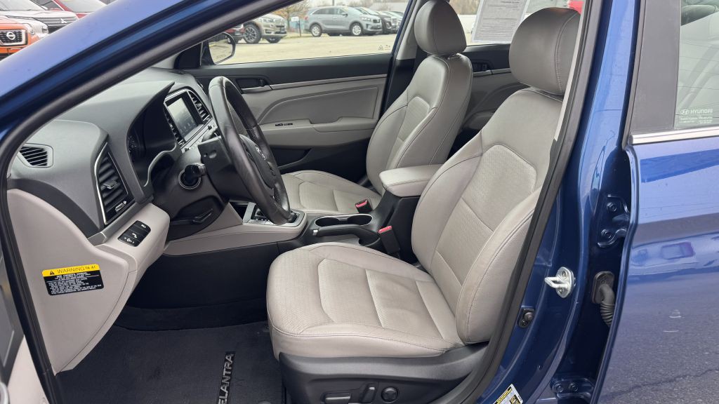 2017 Hyundai Elantra Image 15