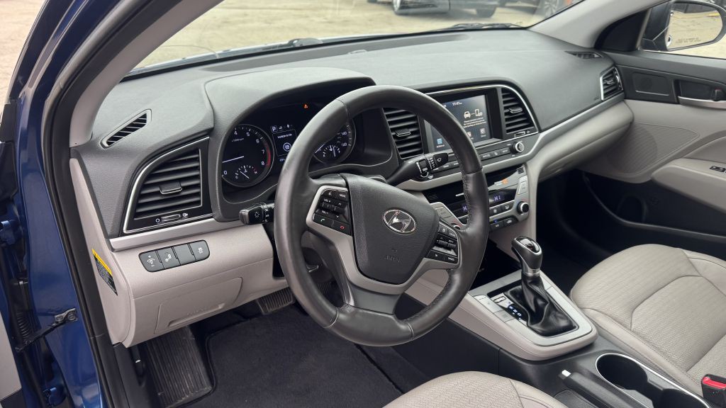 2017 Hyundai Elantra Image 23