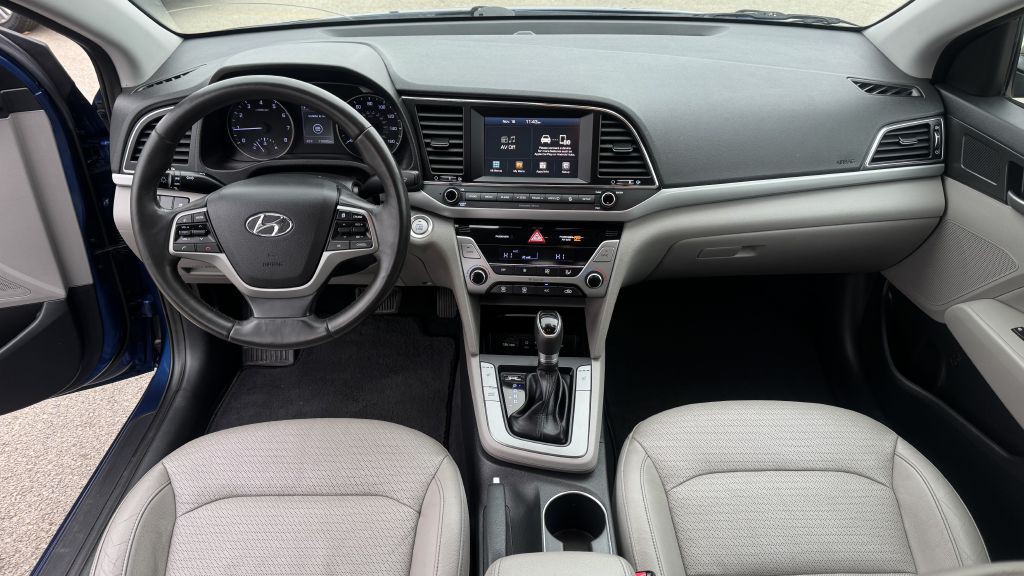 2017 Hyundai Elantra Image 24