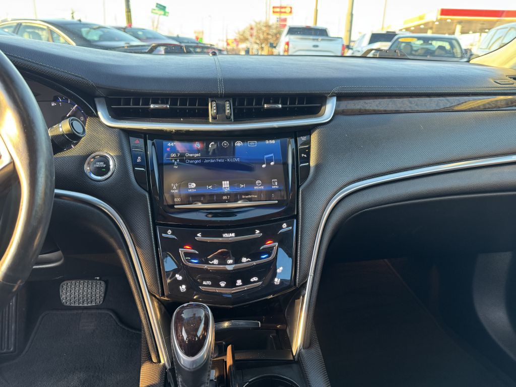 2016 Cadillac XTS Image 16