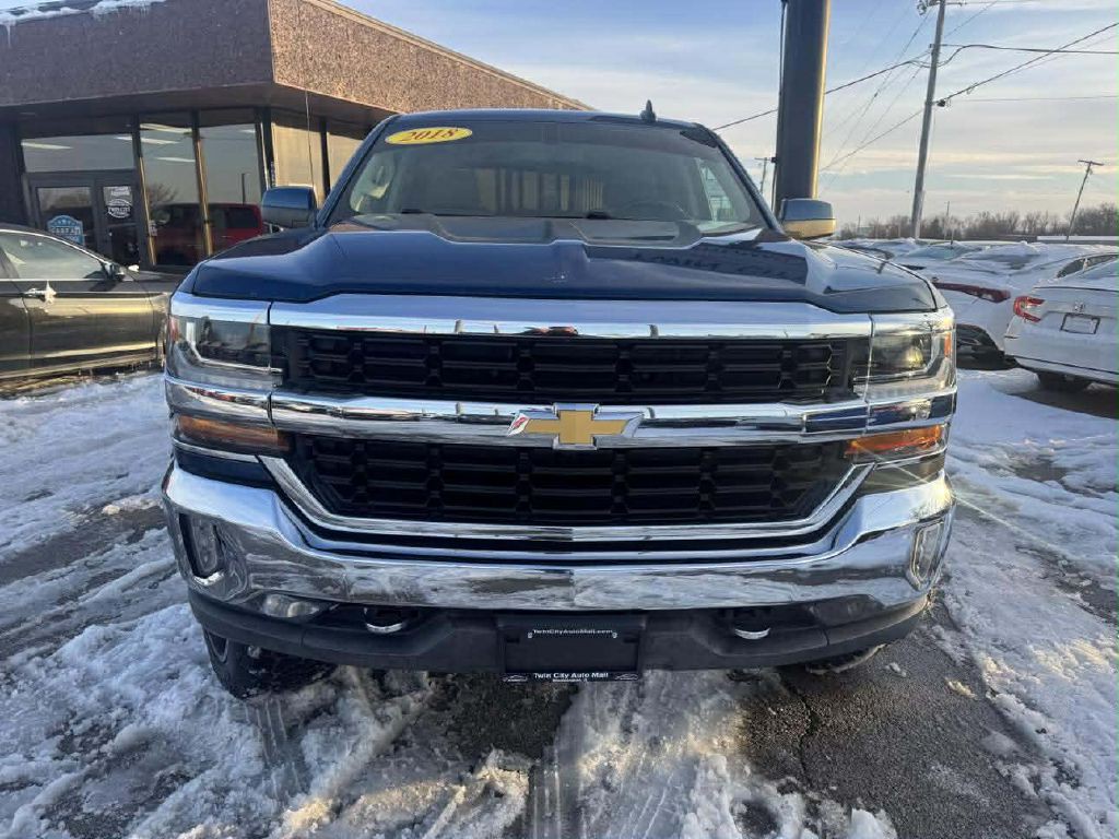 2018 Chevrolet Silverado 1500 Image 2