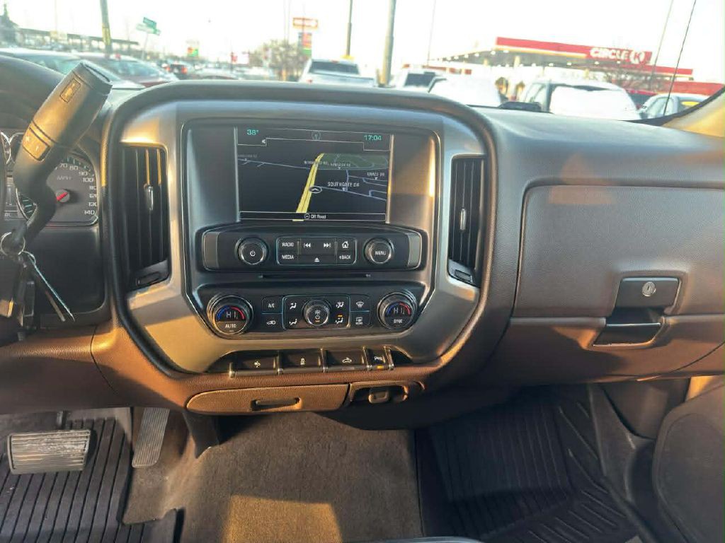 2018 Chevrolet Silverado 1500 Image 18