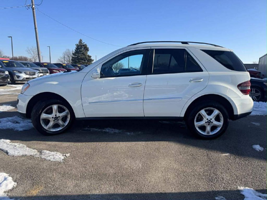 2008 Mercedes-Benz M-Class Image 4