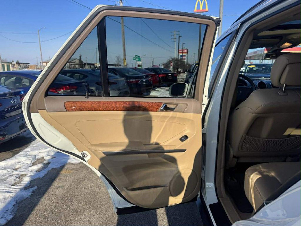 2008 Mercedes-Benz M-Class Image 13