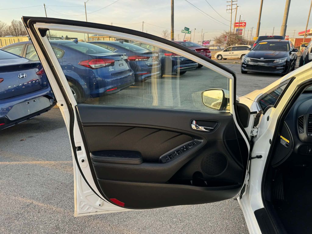 2015 Kia Forte Image 25