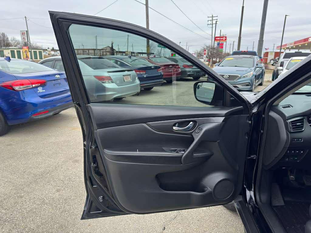 2020 Nissan Rogue Image 12