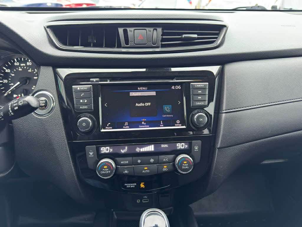 2020 Nissan Rogue Image 17
