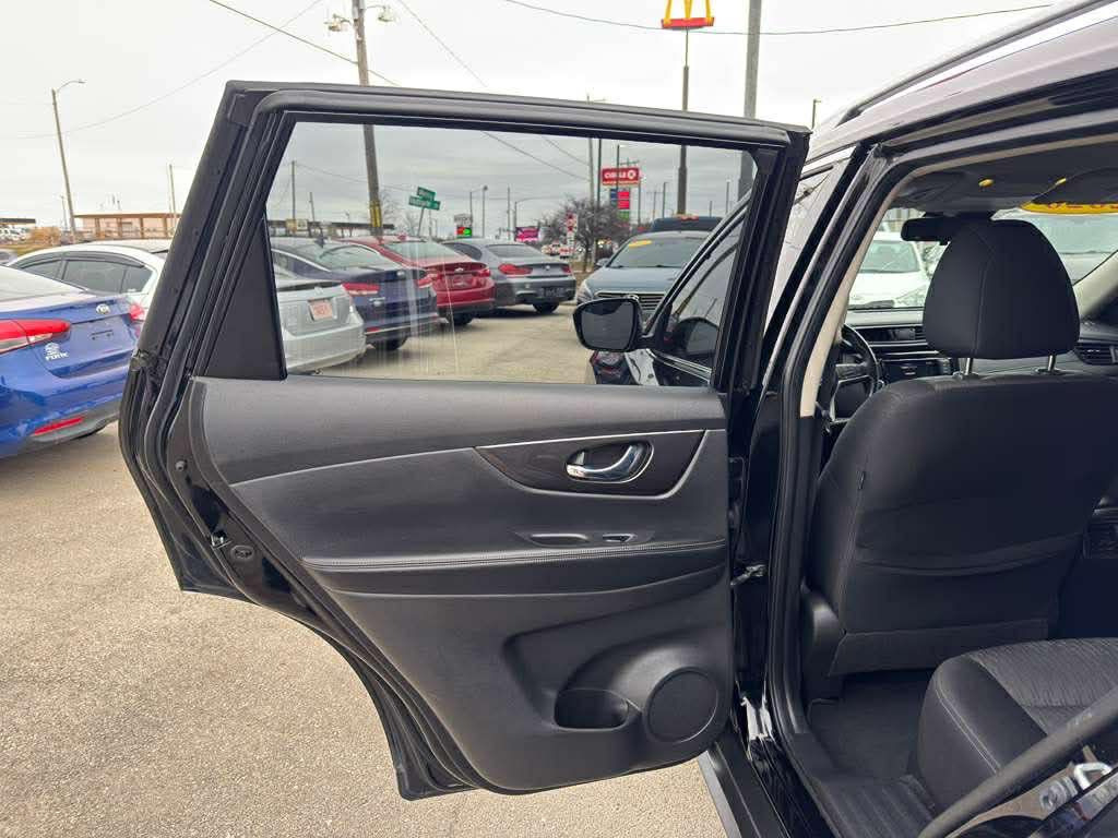 2020 Nissan Rogue Image 18