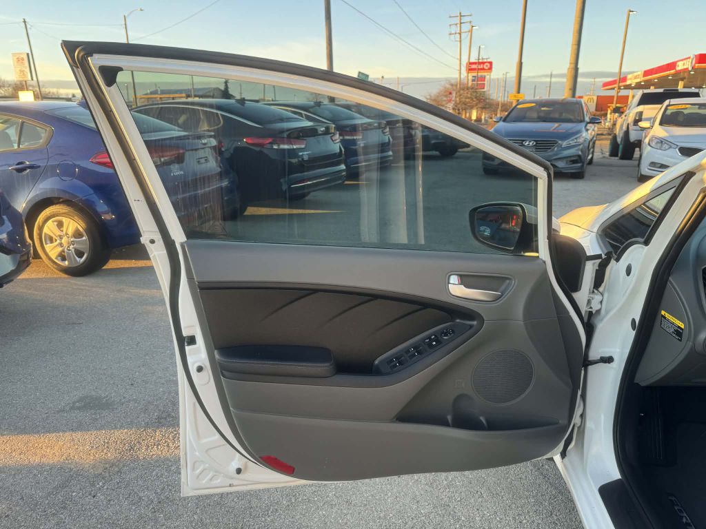 2018 Kia Forte Image 13