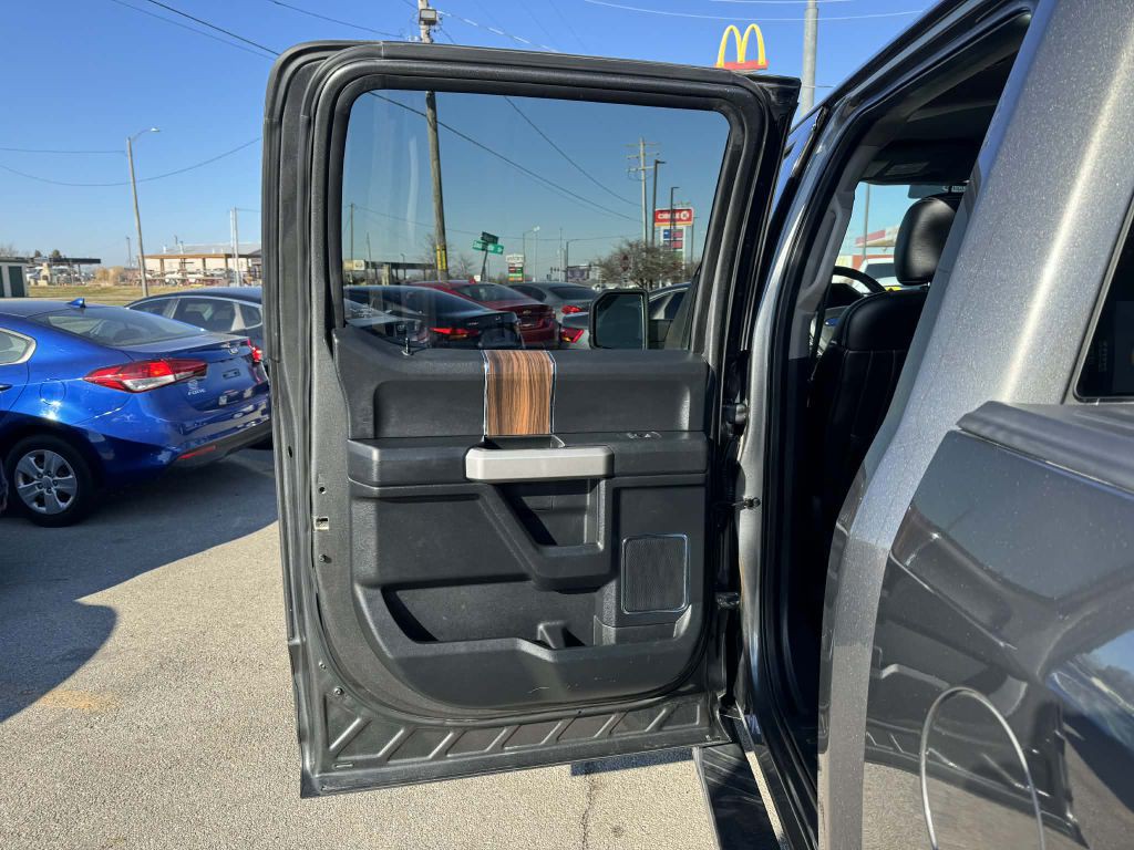 2015 Ford F-150 Image 21