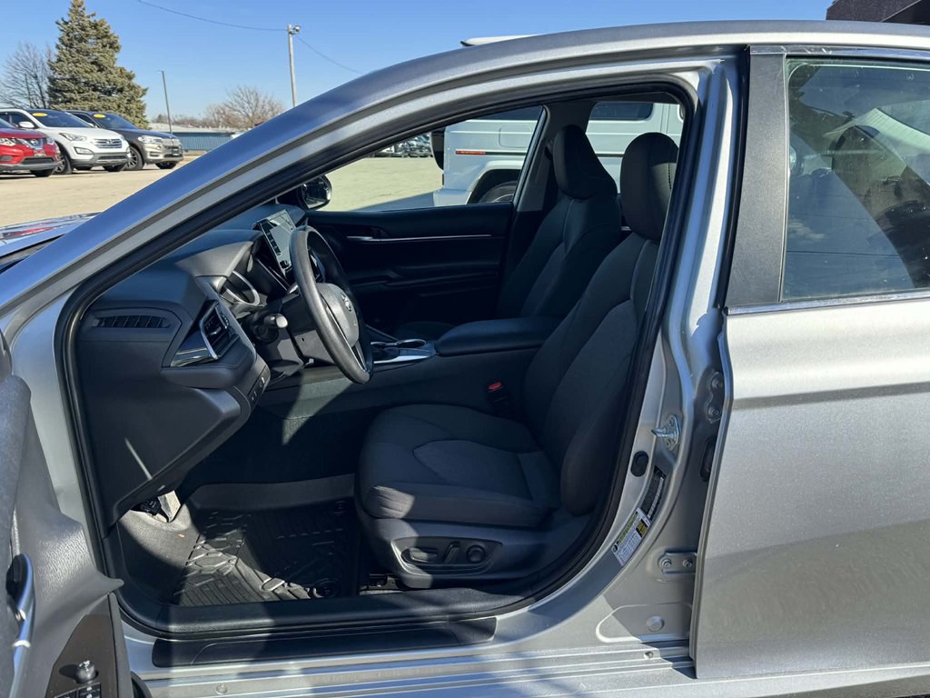 2023 Toyota Camry Image 17