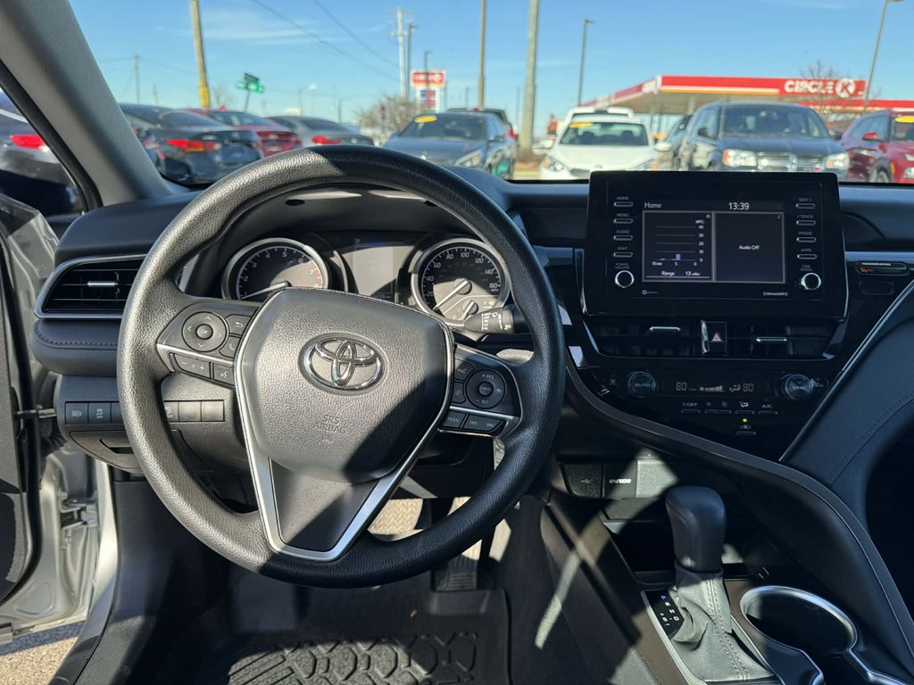 2023 Toyota Camry Image 18