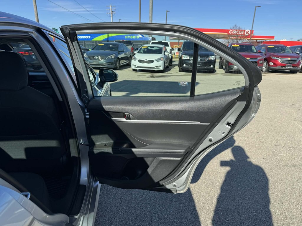 2023 Toyota Camry Image 24