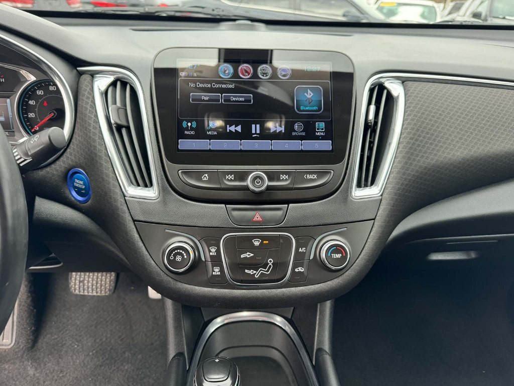 2017 Chevrolet Malibu Image 19